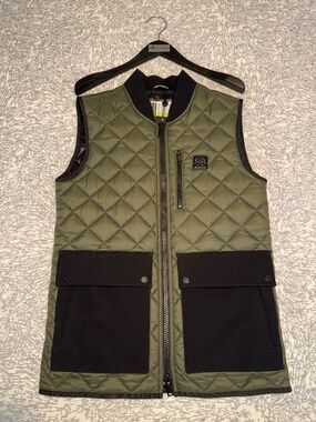 MOOSE KNUCKLES Hedley Vest Military Green Mens Size S NWT M11MV451